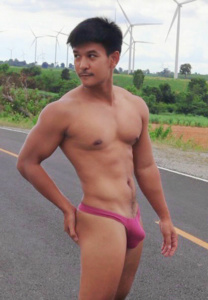 Saharat-Sawasdee-หุ่นจึ้ง