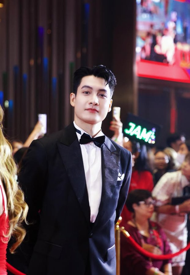 เพชร โบราณินทร์